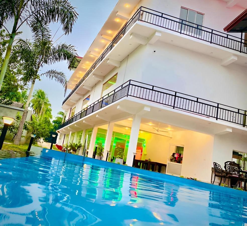 Hotel Summer Haven Polonnaruwa Esterno foto